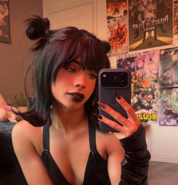 Delilah Fang photo 1 of 1