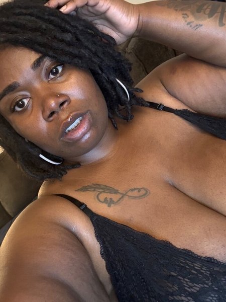 bbw-cheekynique