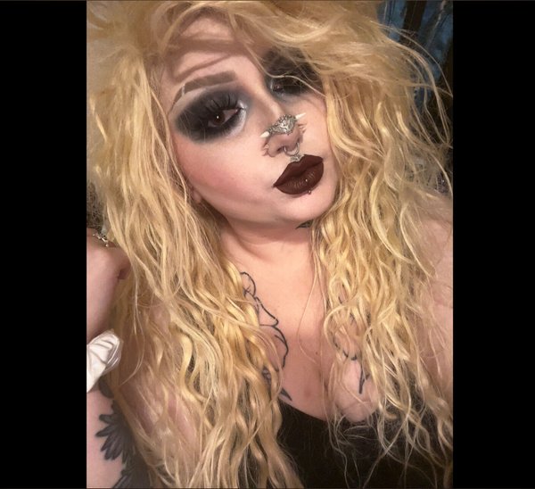 gothicc-bimbo