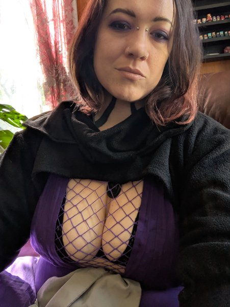 bigb00tygothwife